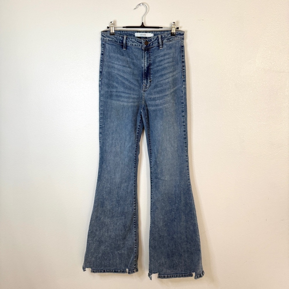 HIDDEN Classic Blue Distressed Flare Jeans Women’s Size 30 Vintage Inspired